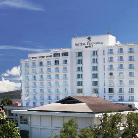 Sintesa Peninsula Hotel Manado Buitenkant foto