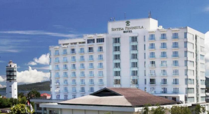 Sintesa Peninsula Hotel Manado Buitenkant foto