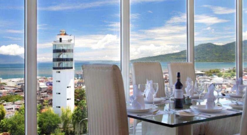 Sintesa Peninsula Hotel Manado Buitenkant foto