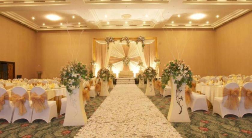 Sintesa Peninsula Hotel Manado Buitenkant foto