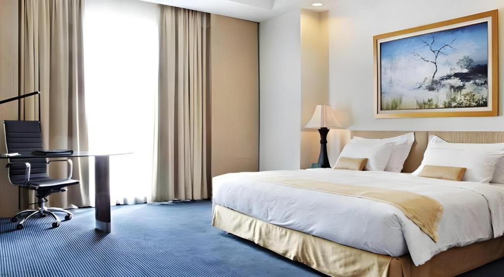 Sintesa Peninsula Hotel Manado Buitenkant foto